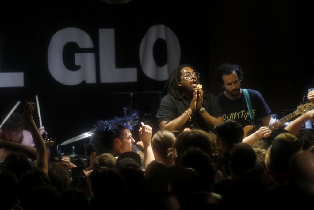 Soul Glo, Zulu, and Playytime fill The First Unitarian Church with community and camaraderie