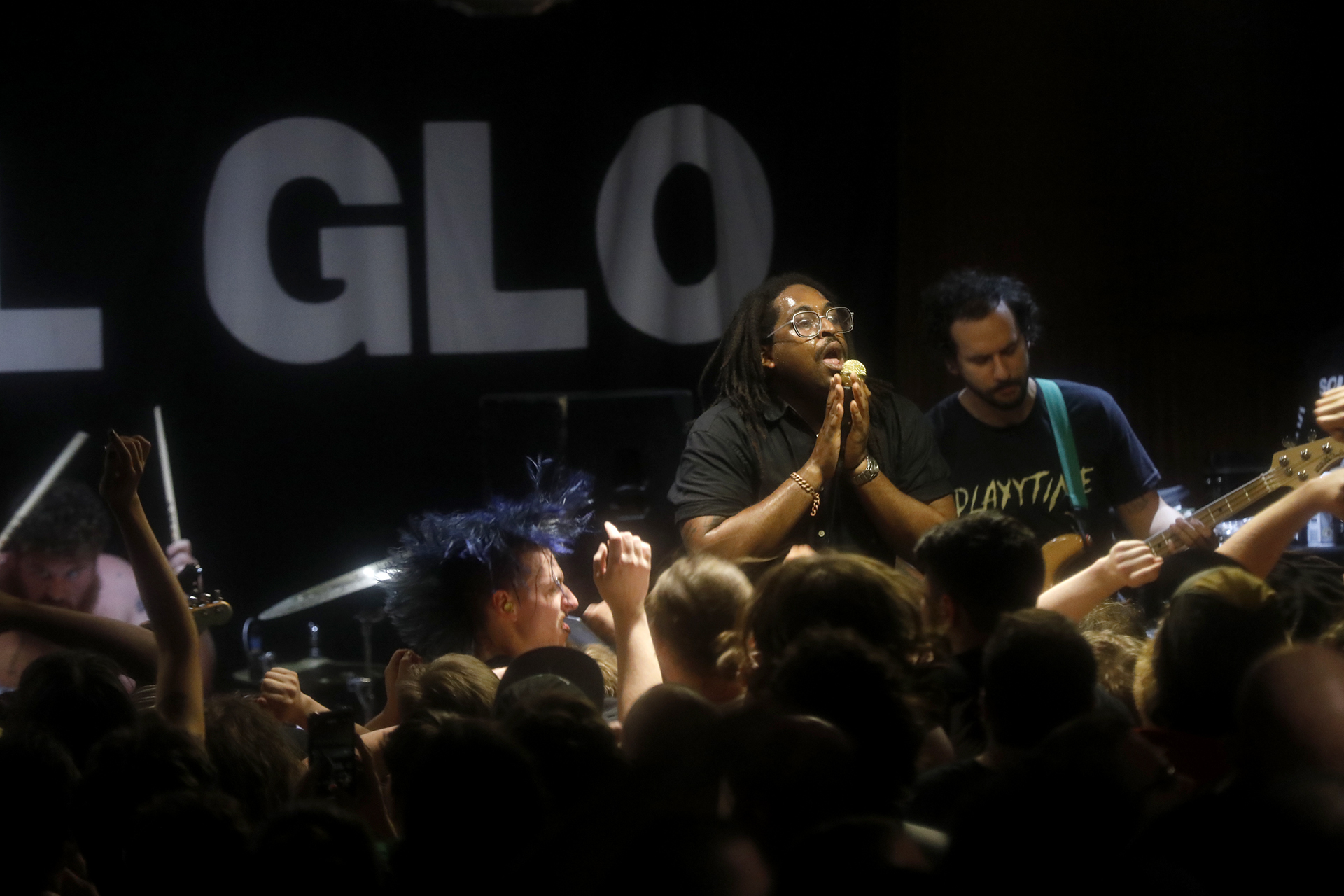 Soul Glo, Zulu, and Playytime fill The First Unitarian Church with community and camaraderie