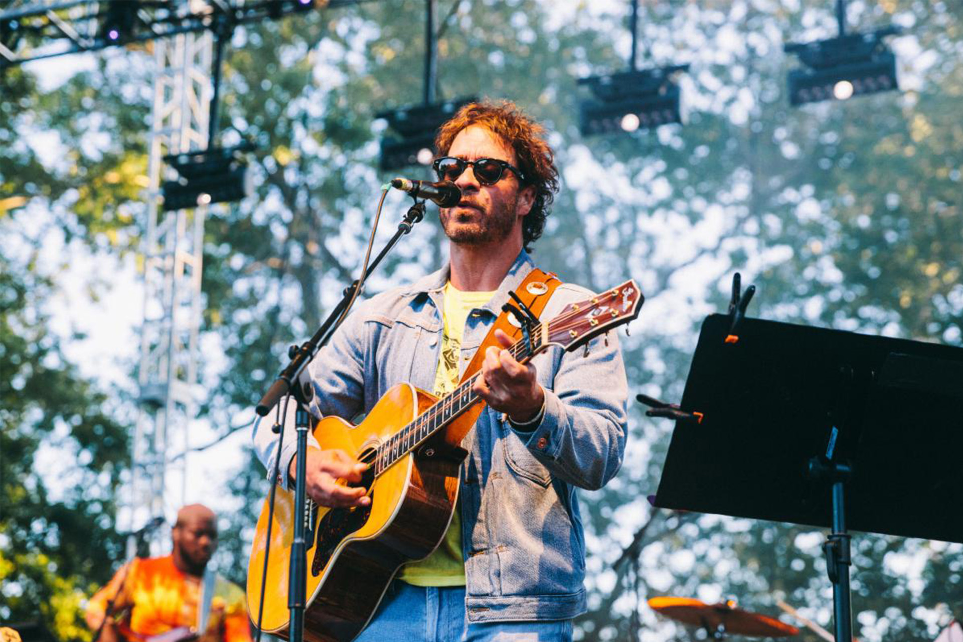 Amos Lee honors musical inspiration Lucinda Williams in tribute album “Honeysuckle Switches” out next month