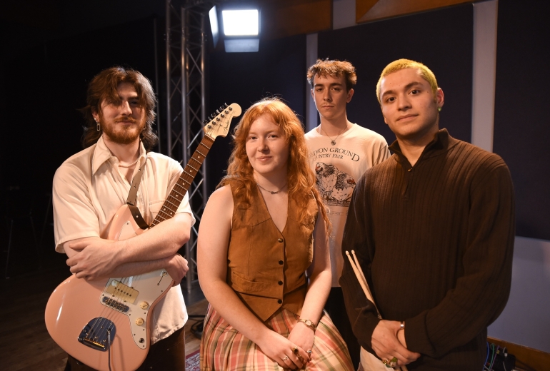 The Key Studio Sessions: Lena Fine - WXPN | Vinyl At Heart
