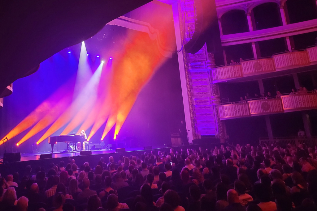 Regina Spektor’s piano is not firewood yet