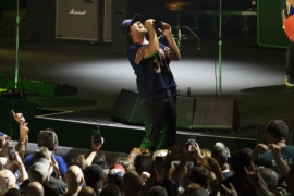 Pearl Jam keeps the flame burning at Wells Fargo Center