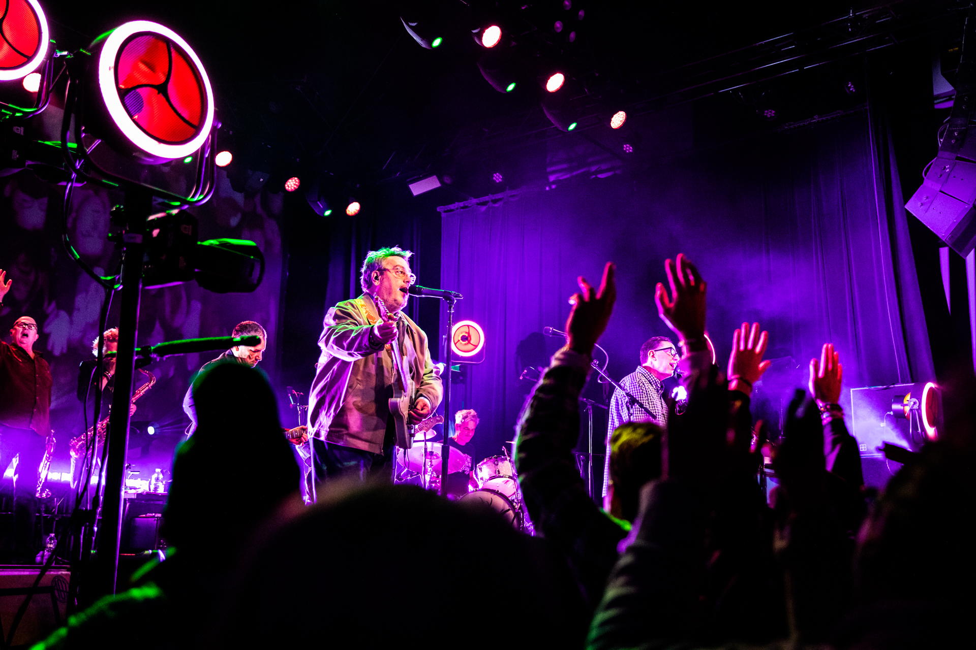 They Might Be Giants lit up Union Transfer with an innovative, engaging retrospective