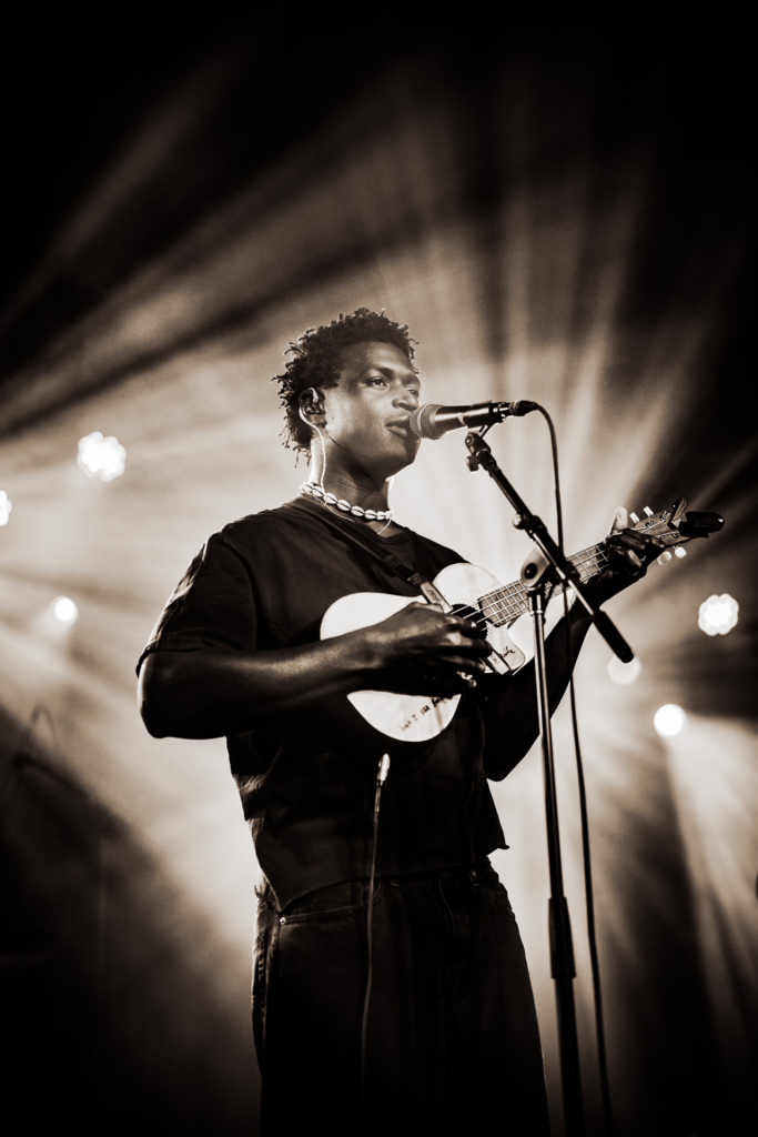 Mon Rovîa Brings Songs of Hope and Unity to Brooklyn Bowl Philadelphia