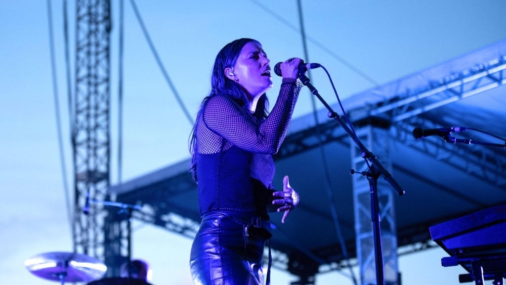 Tune in to a Sharon Van Etten mini-concert
